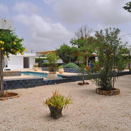 Hotel Keur de Pierre à Saly Portudal Extérieur photo