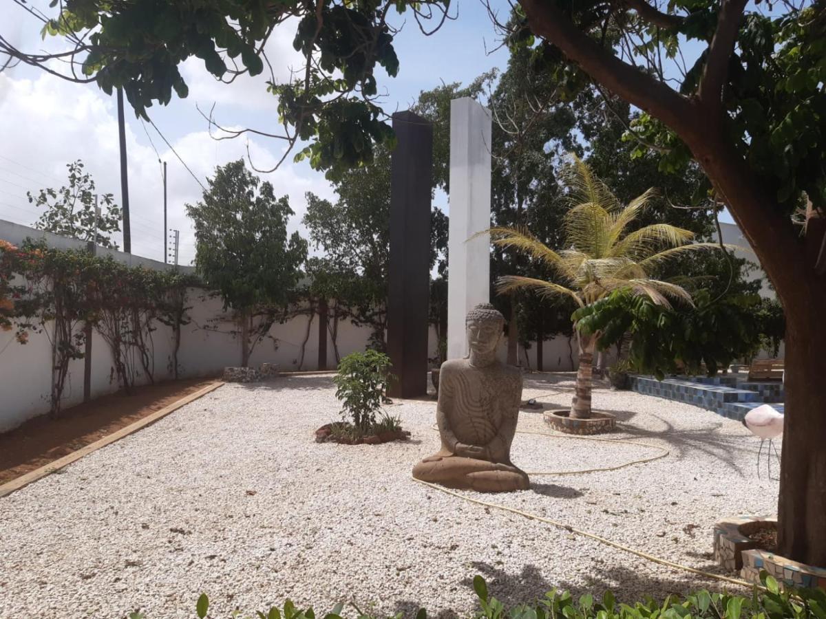 Hotel Keur de Pierre à Saly Portudal Extérieur photo