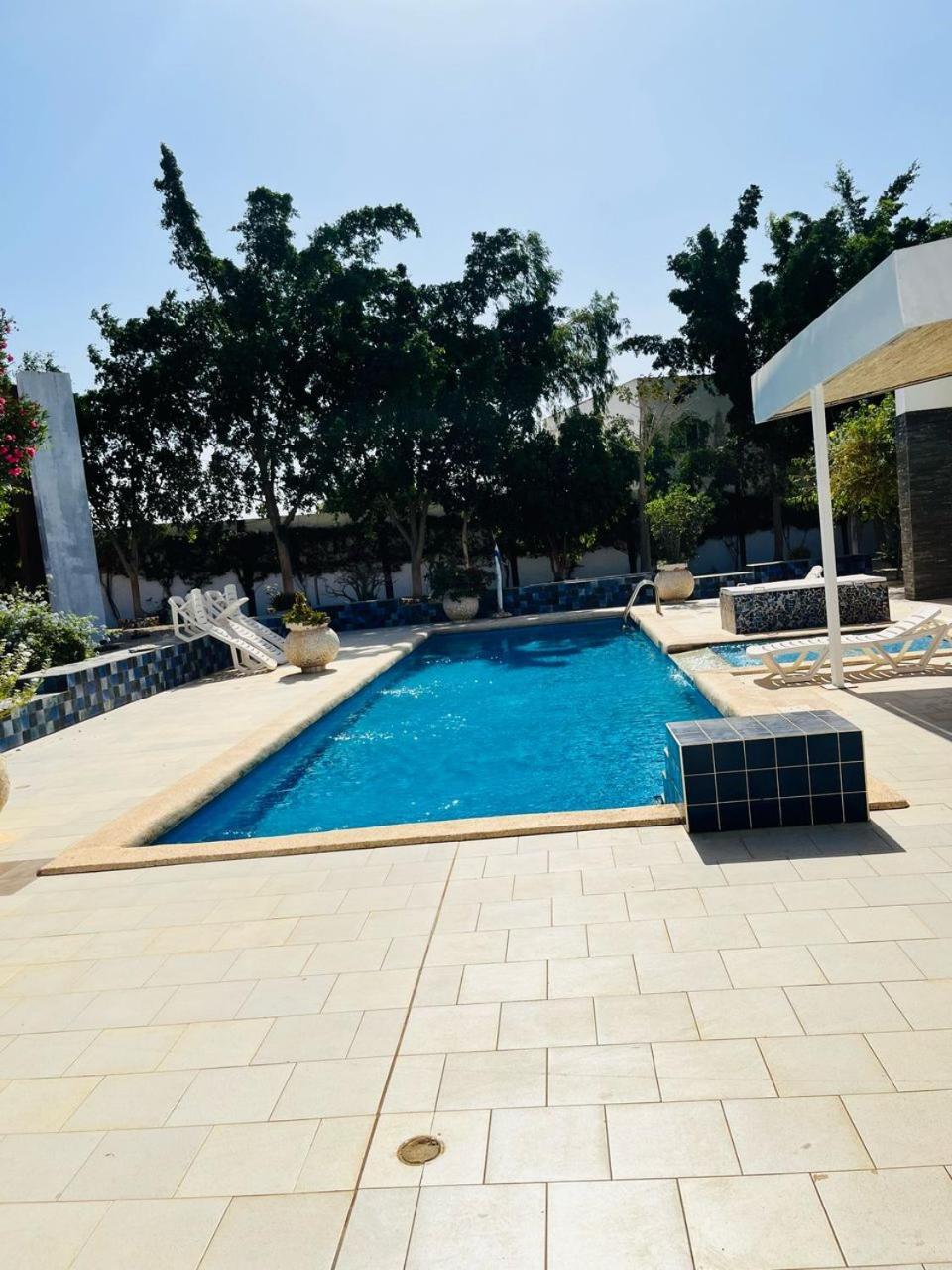 Hotel Keur de Pierre à Saly Portudal Extérieur photo