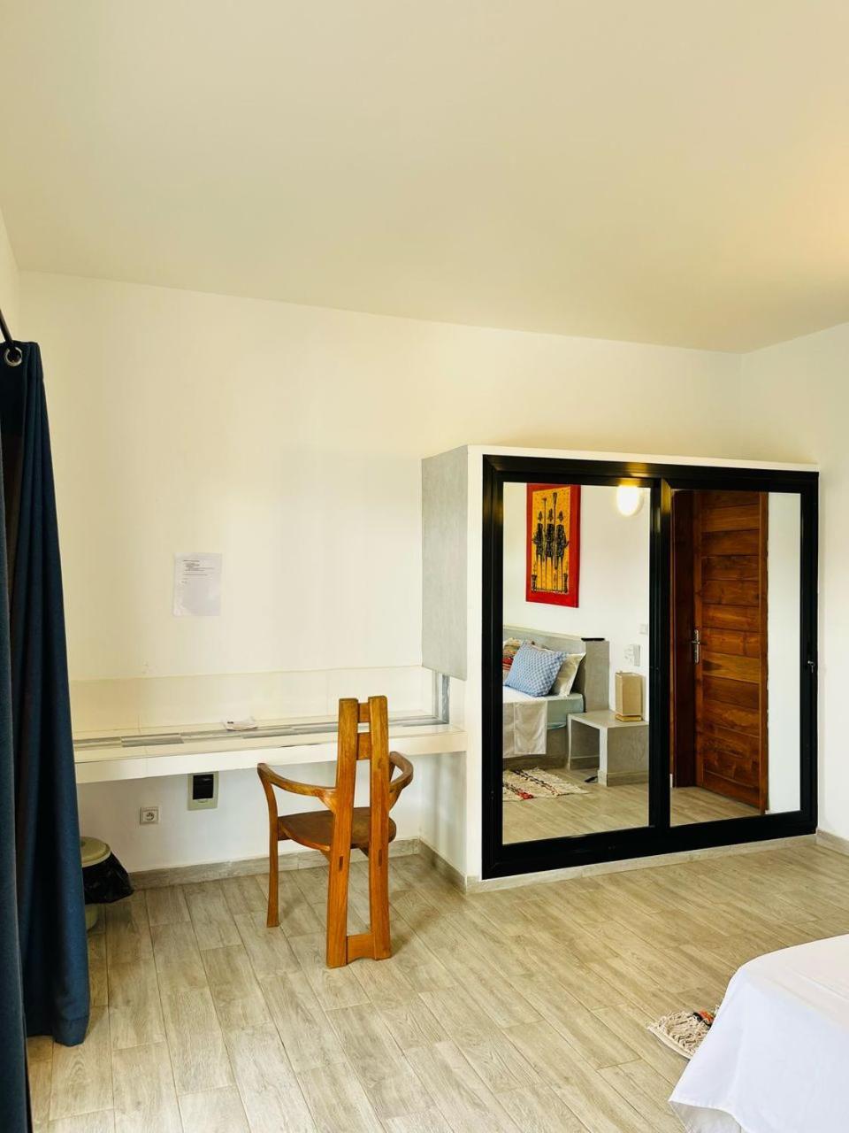 Hotel Keur de Pierre à Saly Portudal Extérieur photo